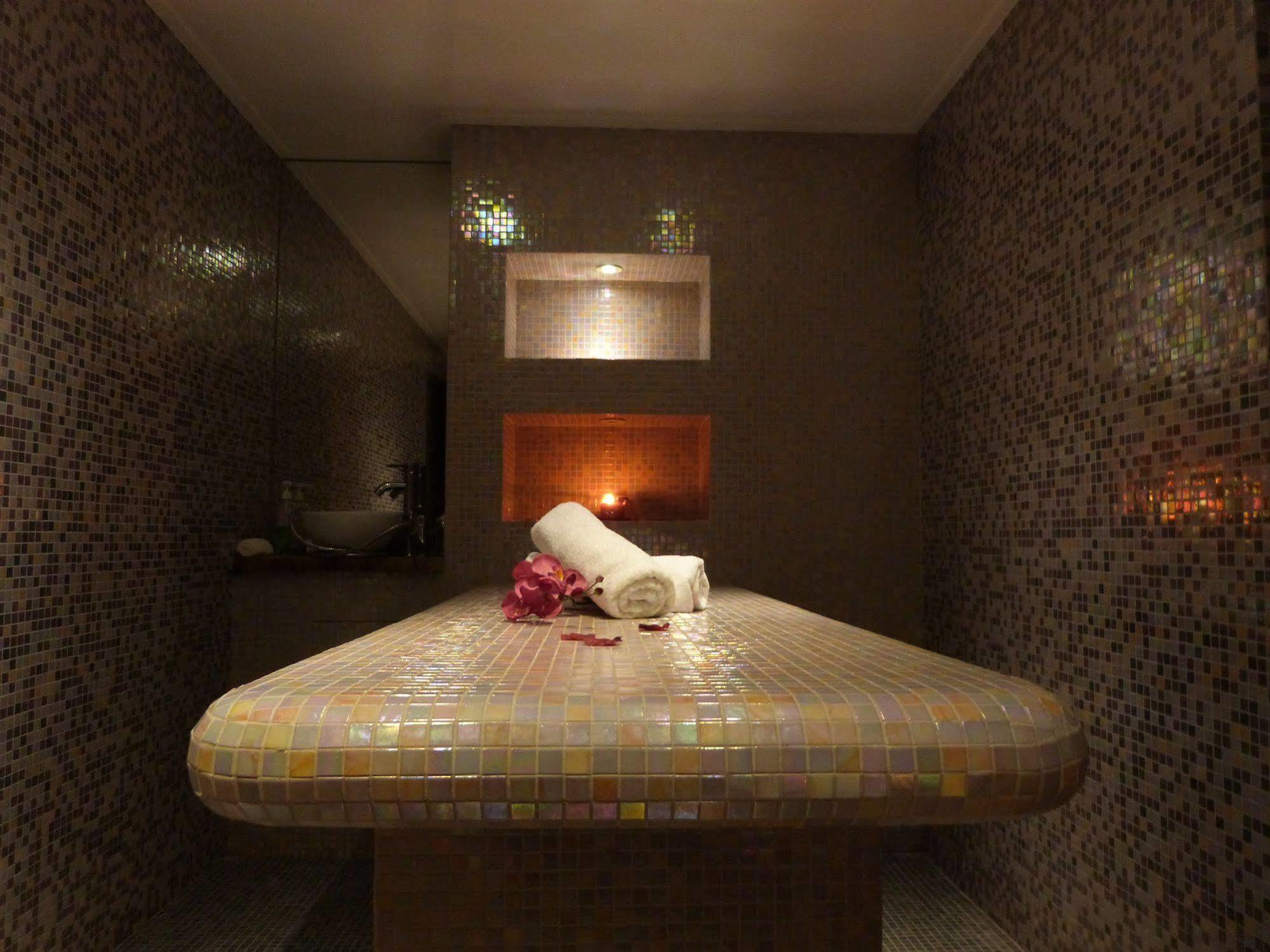 Ax Hotel Spa & Restaurant Chorges Εξωτερικό φωτογραφία